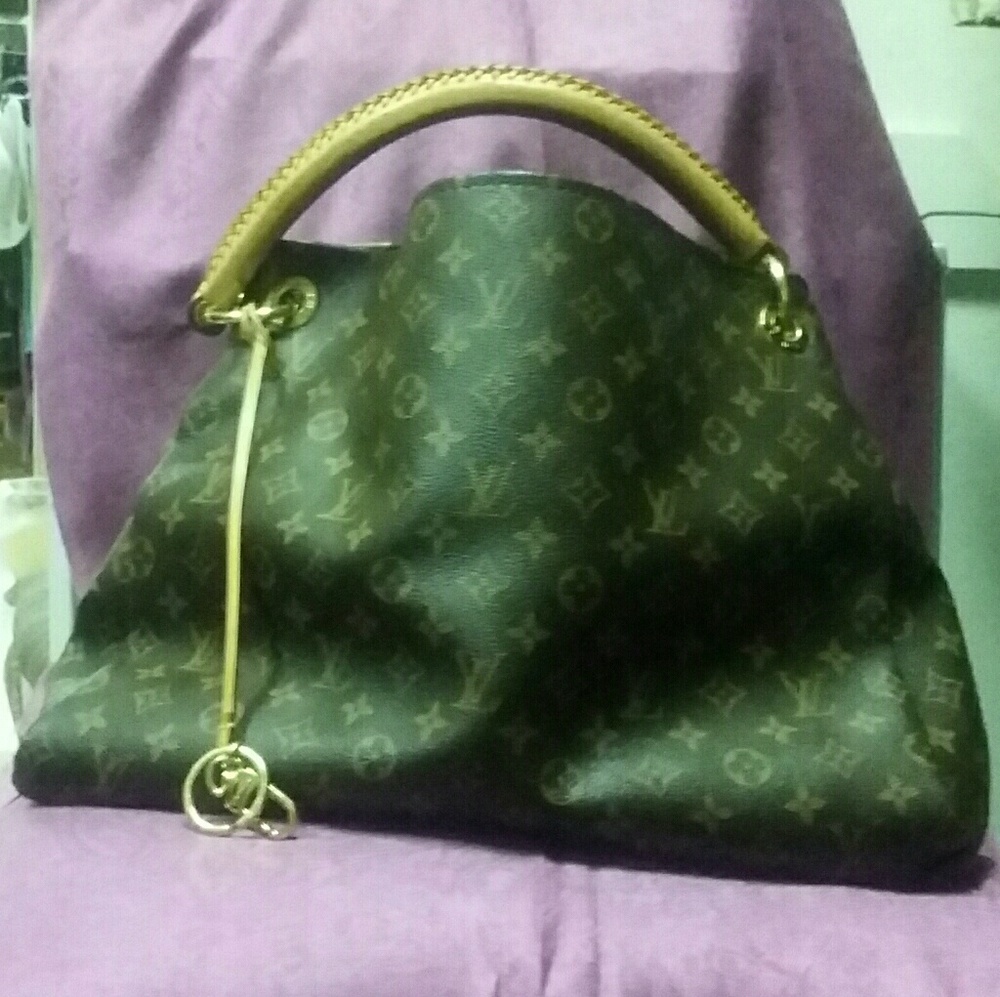 Monogramed leather Artsy GM Hobo bag